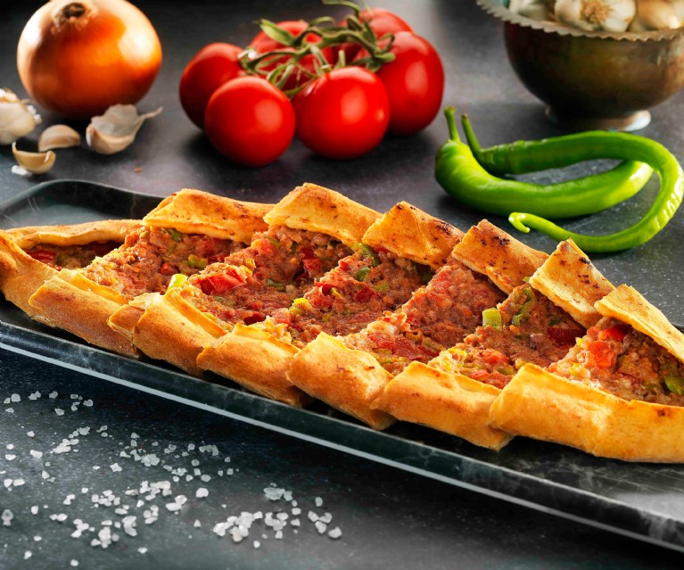 Kavurmalı Kaşarlı Pide
